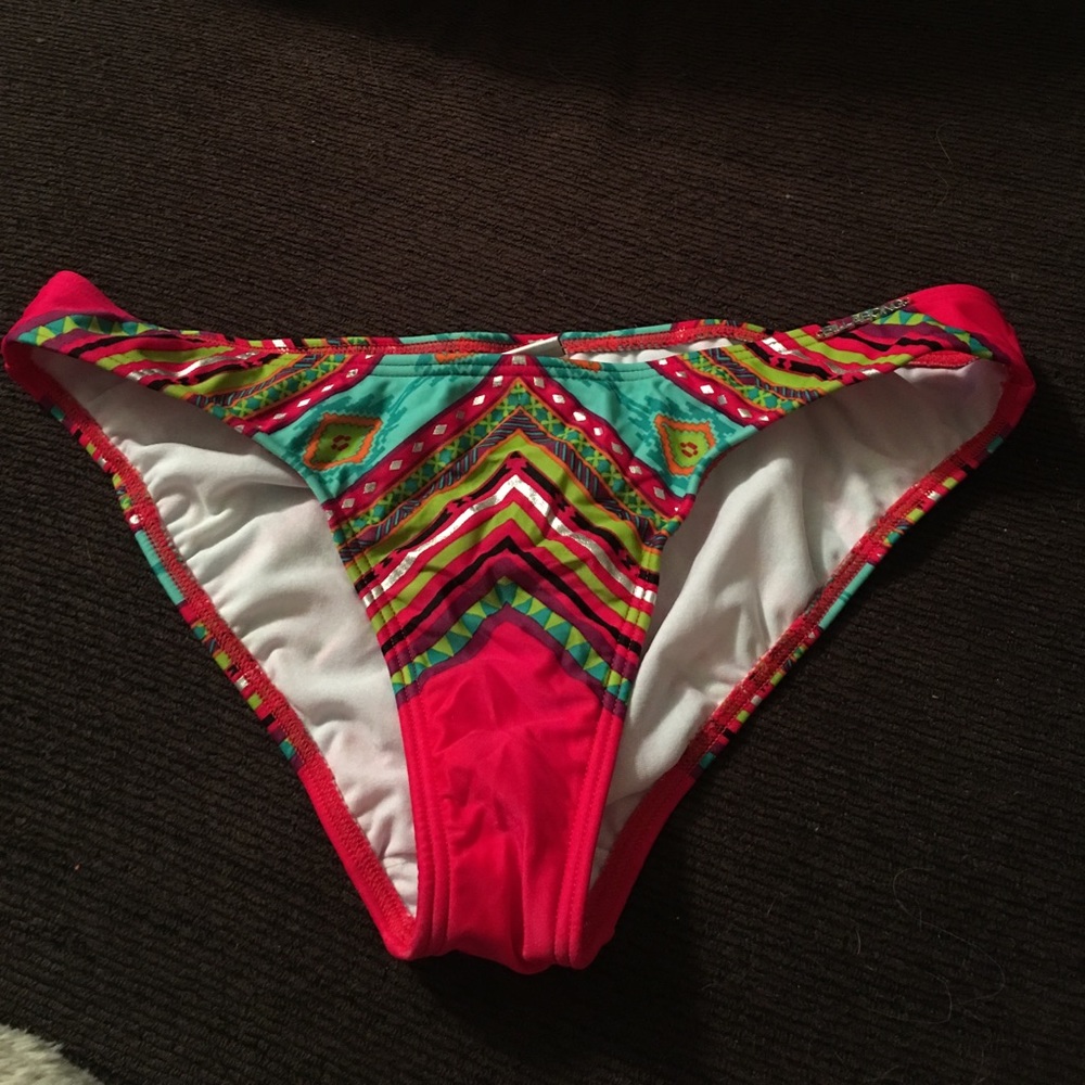 Billabong swim bottoms size S